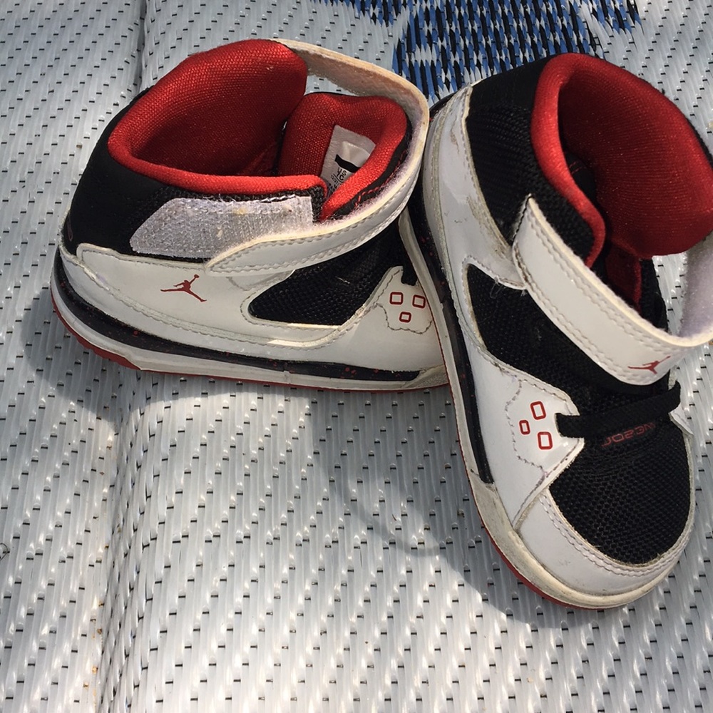 4 pair bundle of size 7 toddler shoes